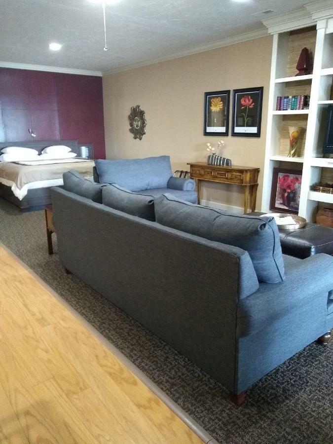 Mayfield Southern Comfort Suites מראה חיצוני תמונה
