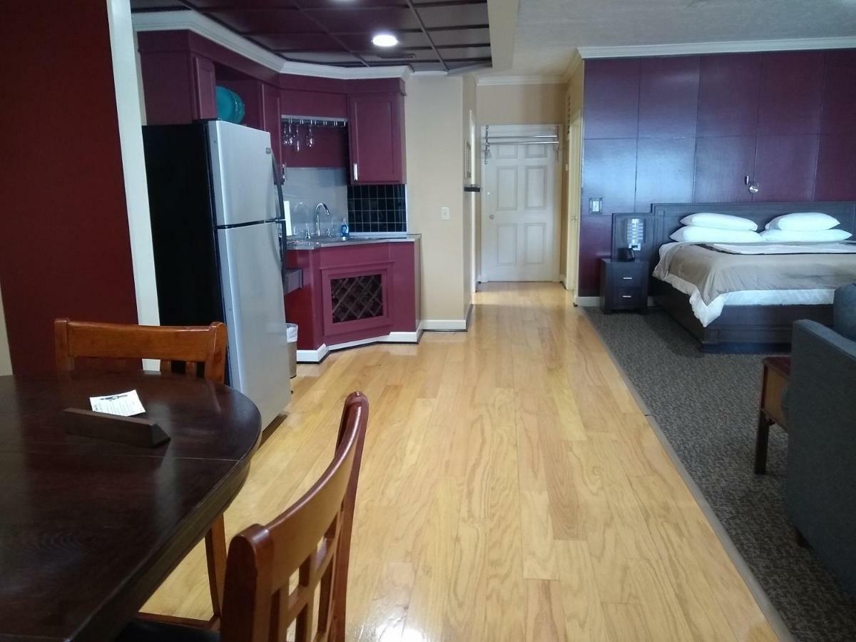 Mayfield Southern Comfort Suites מראה חיצוני תמונה