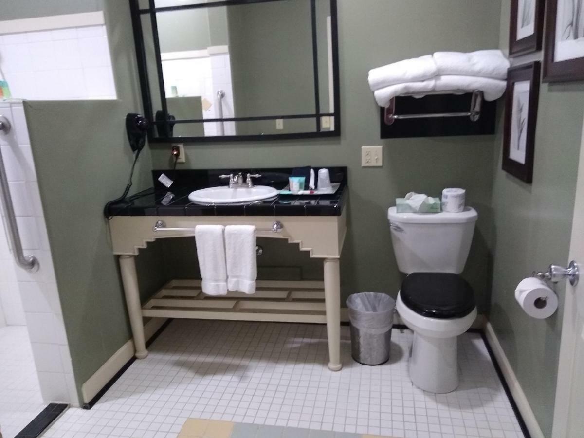 Mayfield Southern Comfort Suites מראה חיצוני תמונה