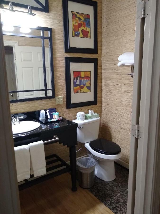 Mayfield Southern Comfort Suites מראה חיצוני תמונה